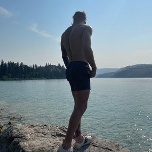 Meet your Posher, Zac